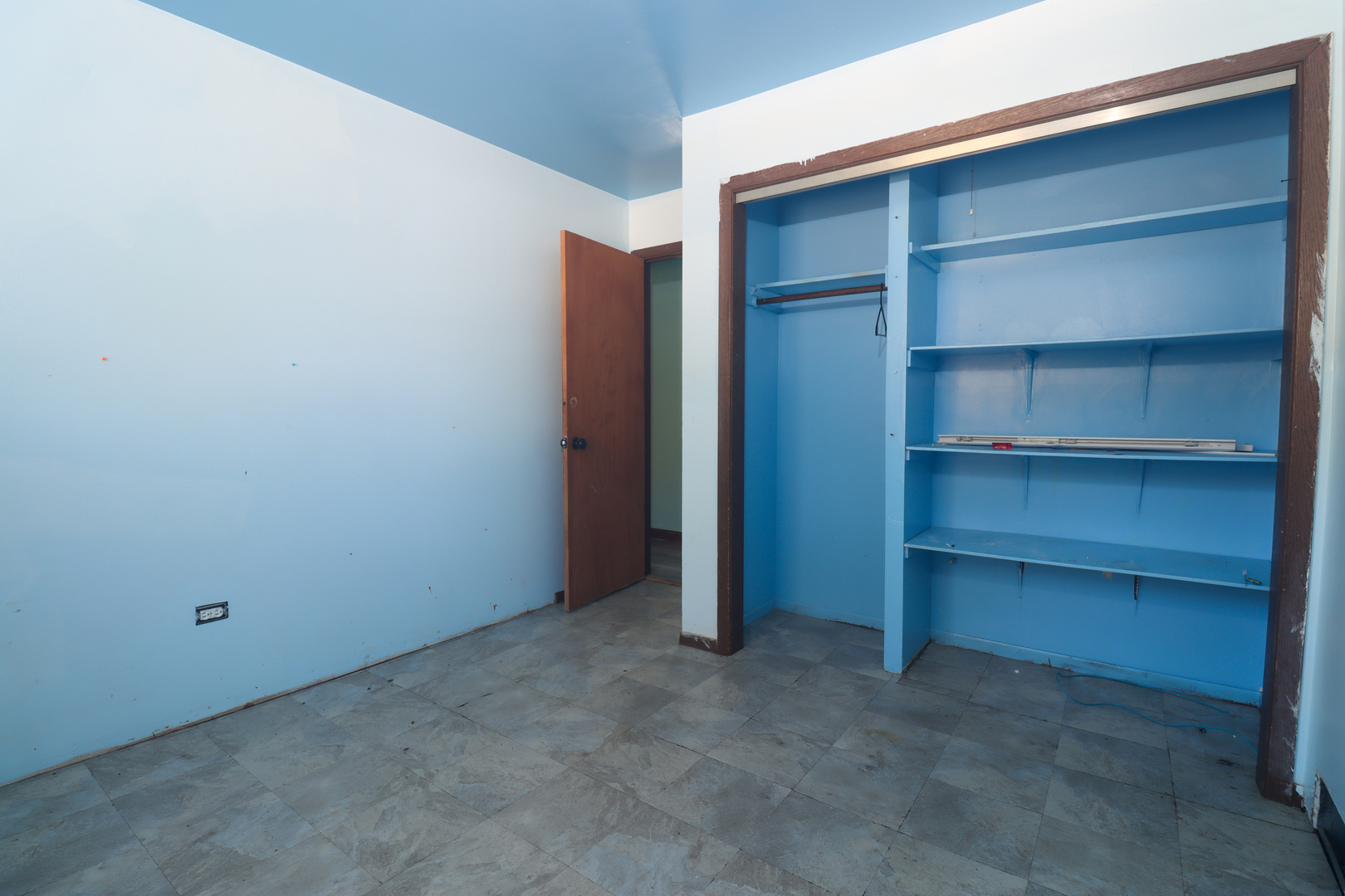 2200 Hermon Avenue, Zion, IL 60099