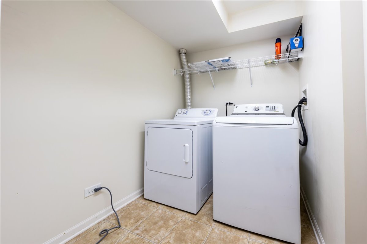 233 Jackson Street, Gilberts, IL 60136