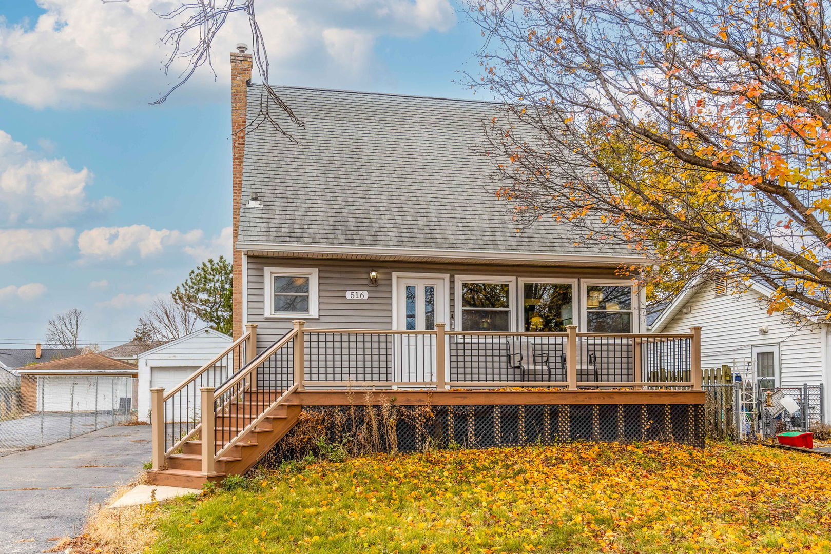 516 N Emroy Avenue, Elmhurst, IL 60126