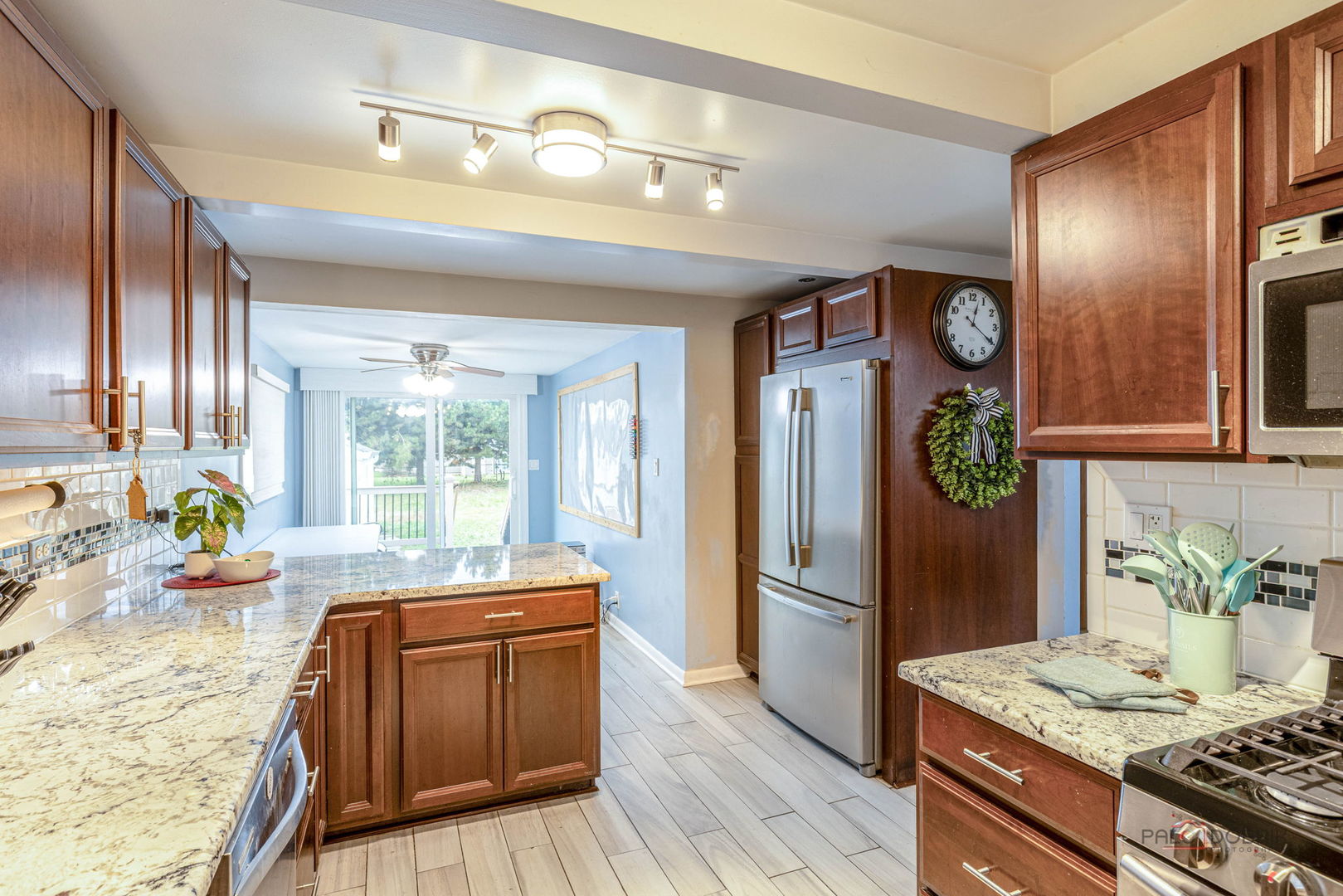 516 N Emroy Avenue, Elmhurst, IL 60126