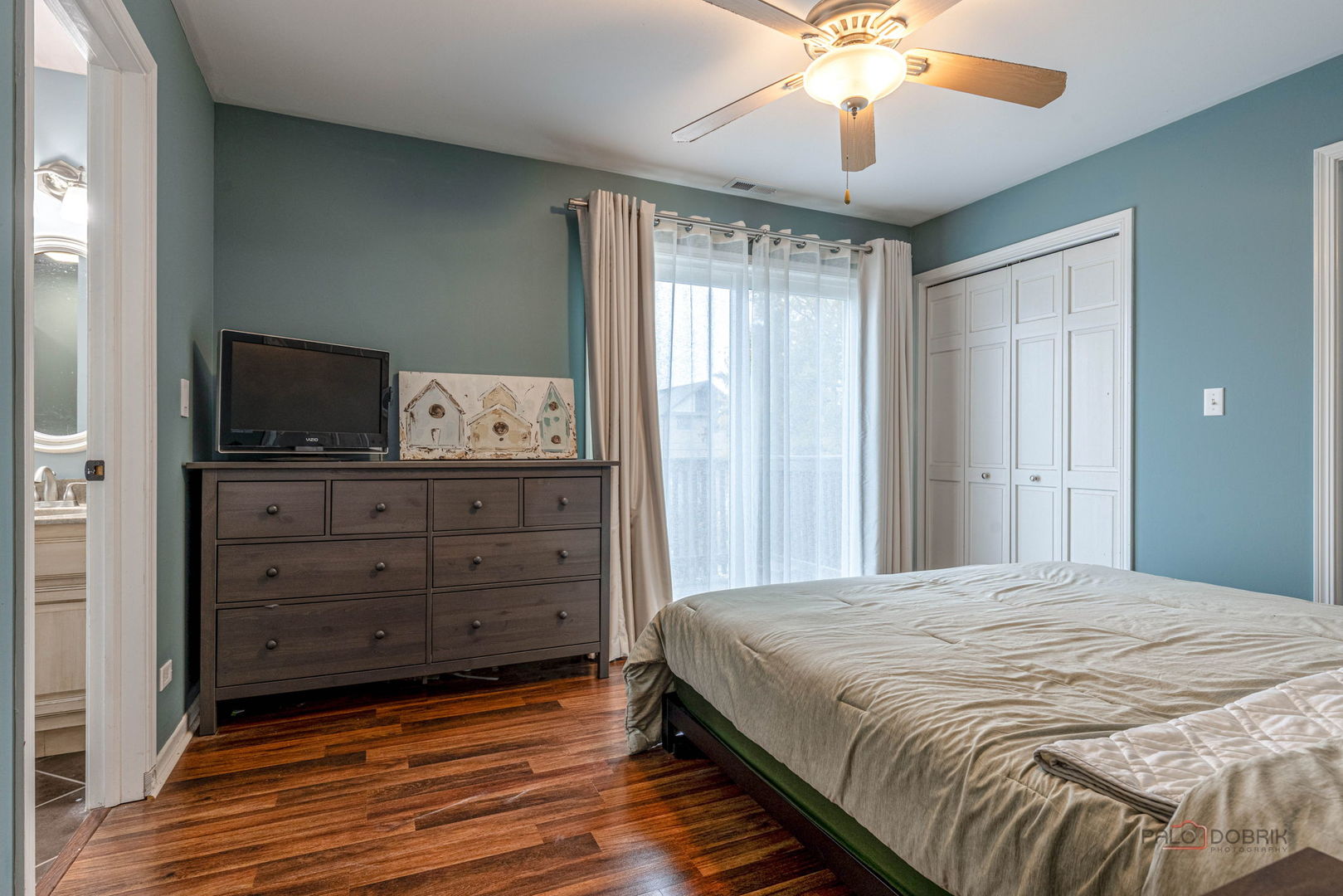 516 N Emroy Avenue, Elmhurst, IL 60126