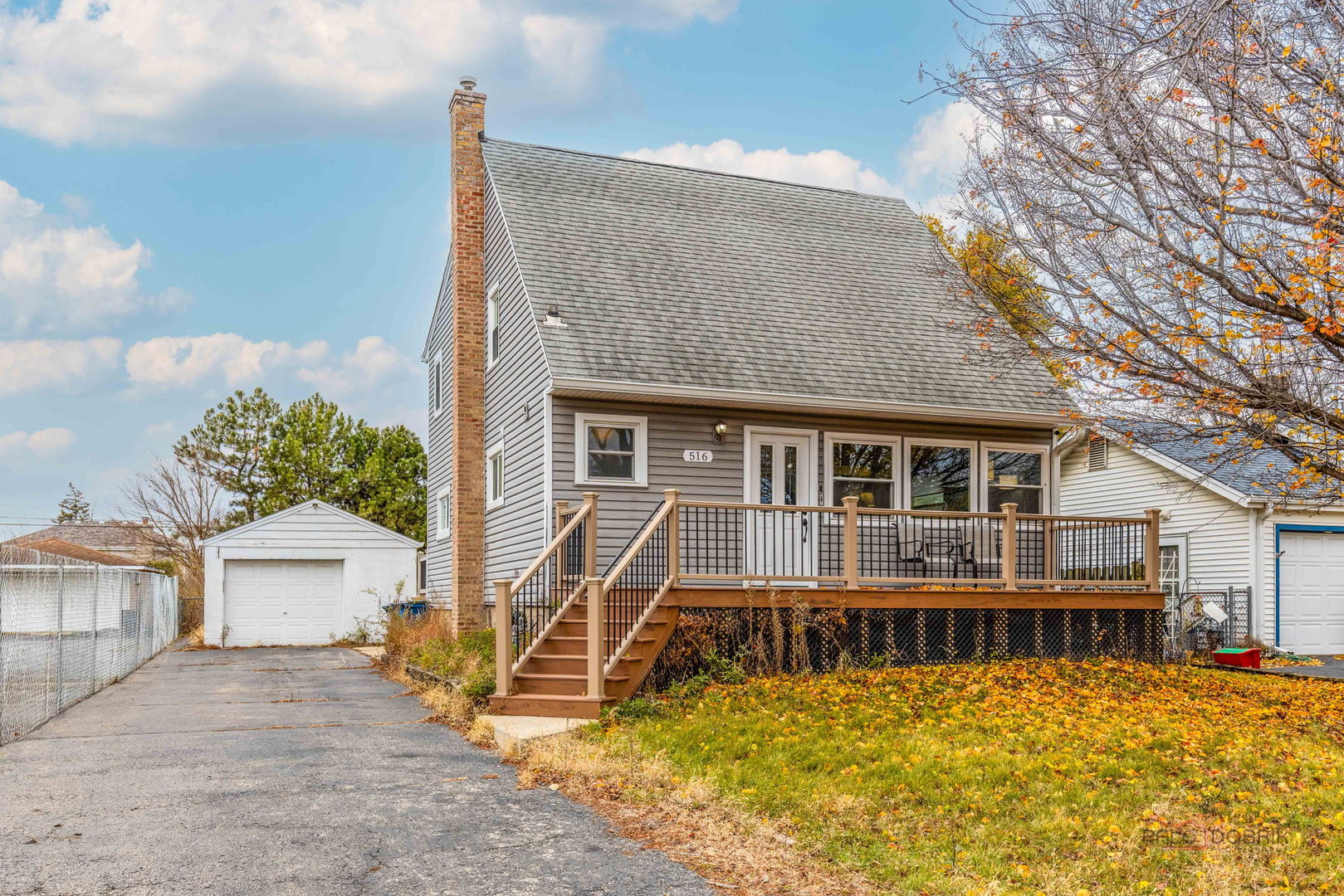 516 N Emroy Avenue, Elmhurst, IL 60126