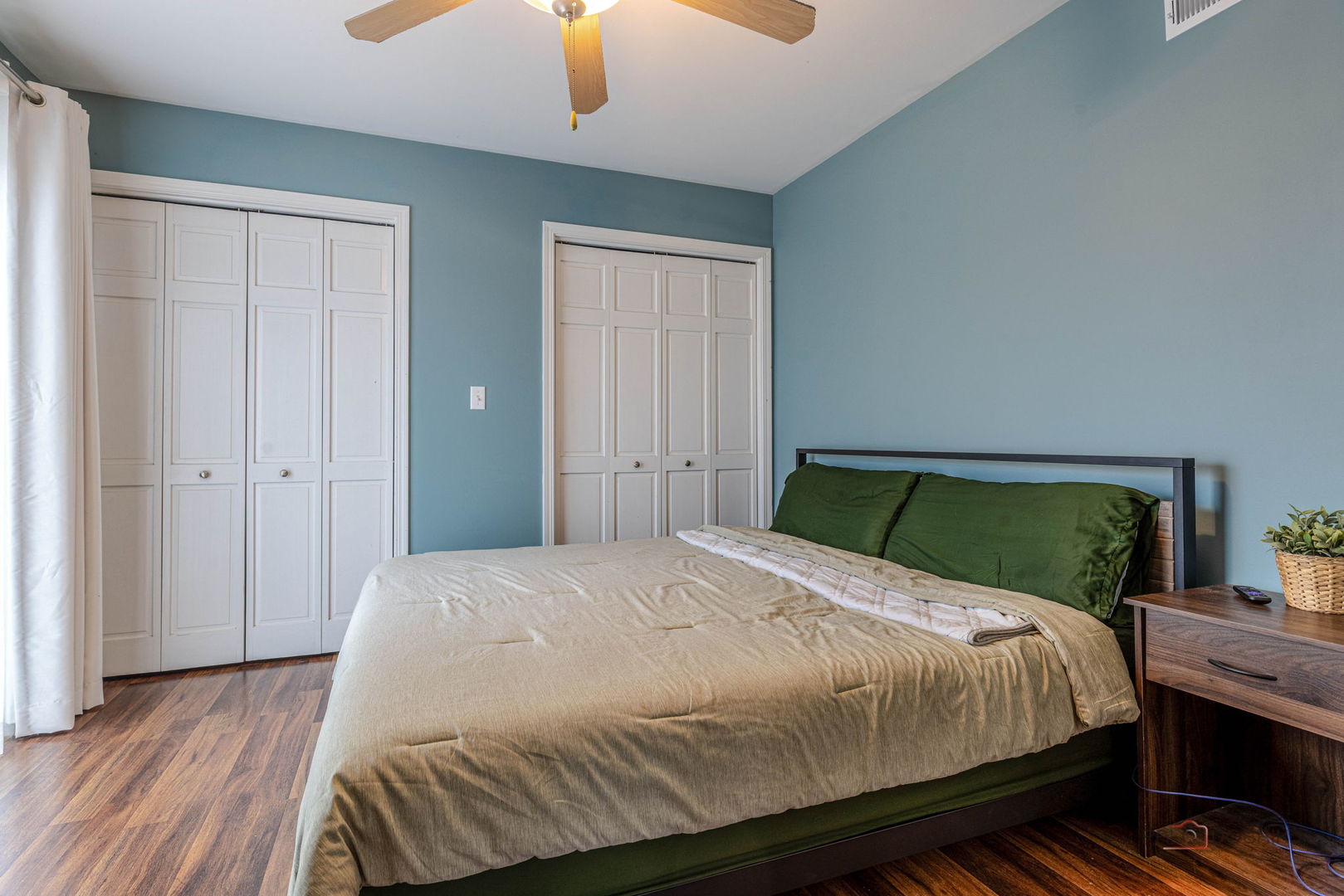 516 N Emroy Avenue, Elmhurst, IL 60126