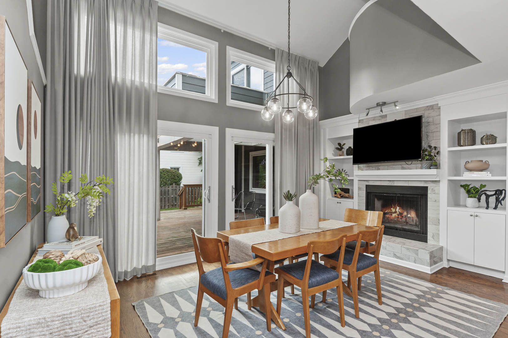 1101 N Stratford Road, Arlington Heights, IL 60004