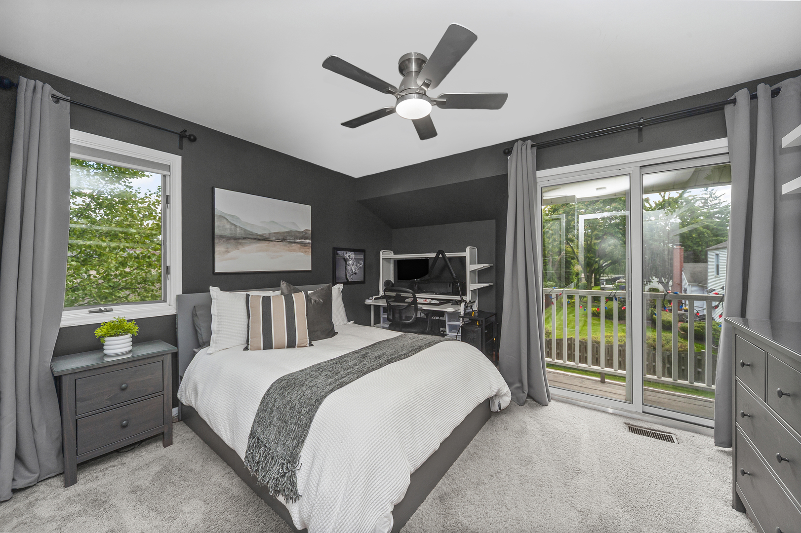 1101 N Stratford Road, Arlington Heights, IL 60004