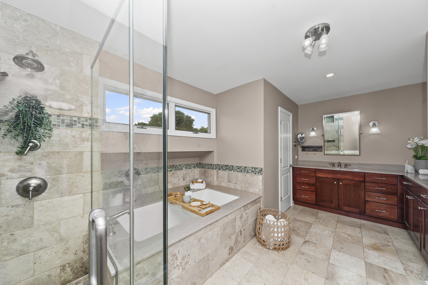 1101 N Stratford Road, Arlington Heights, IL 60004