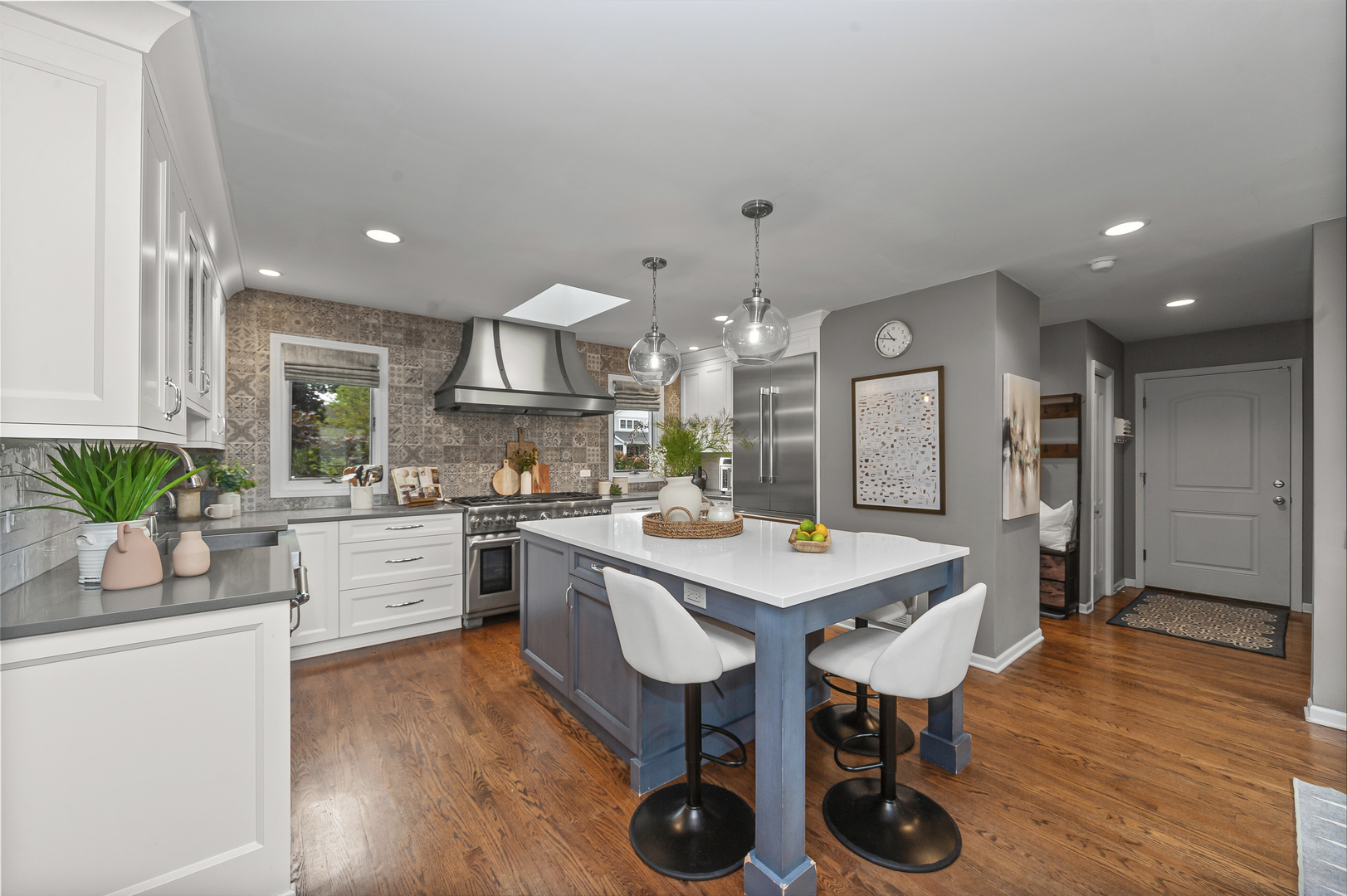 1101 N Stratford Road, Arlington Heights, IL 60004