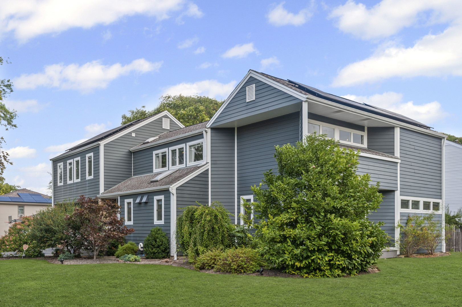 1101 N Stratford Road, Arlington Heights, IL 60004