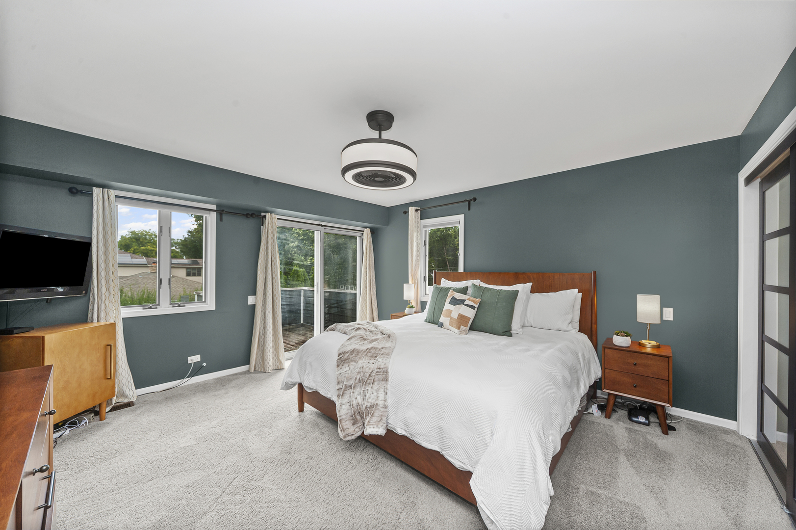 1101 N Stratford Road, Arlington Heights, IL 60004