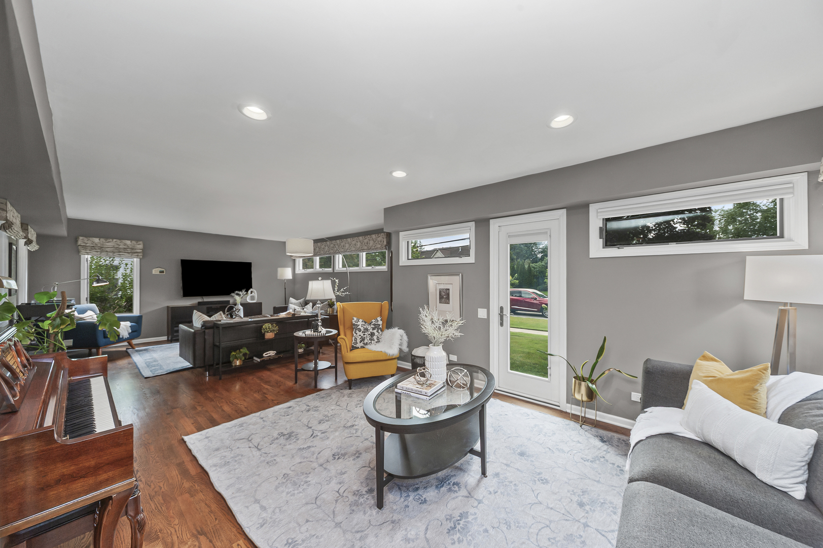 1101 N Stratford Road, Arlington Heights, IL 60004