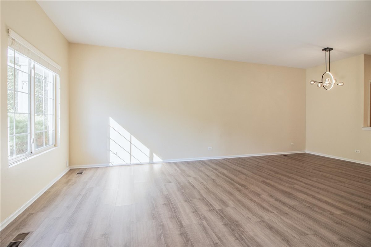 2306 Reflections Drive, Aurora, IL 60502