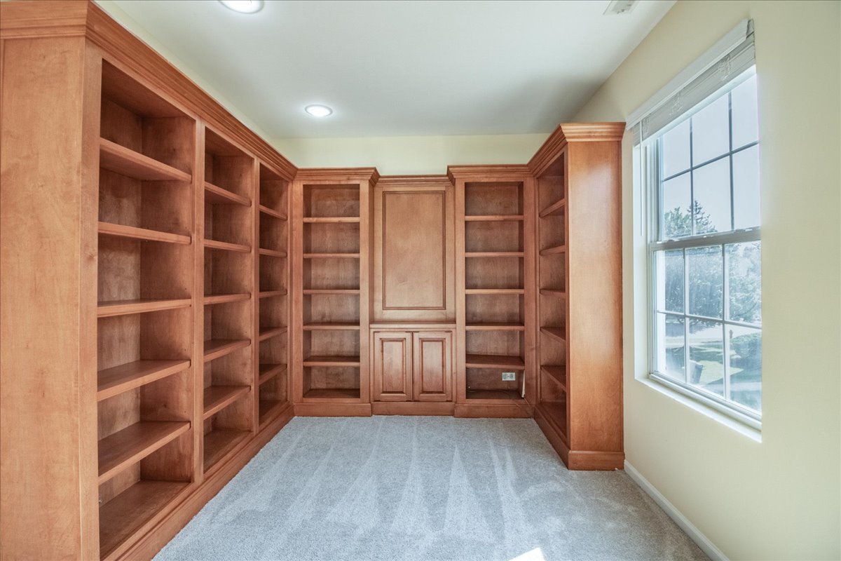 2306 Reflections Drive, Aurora, IL 60502