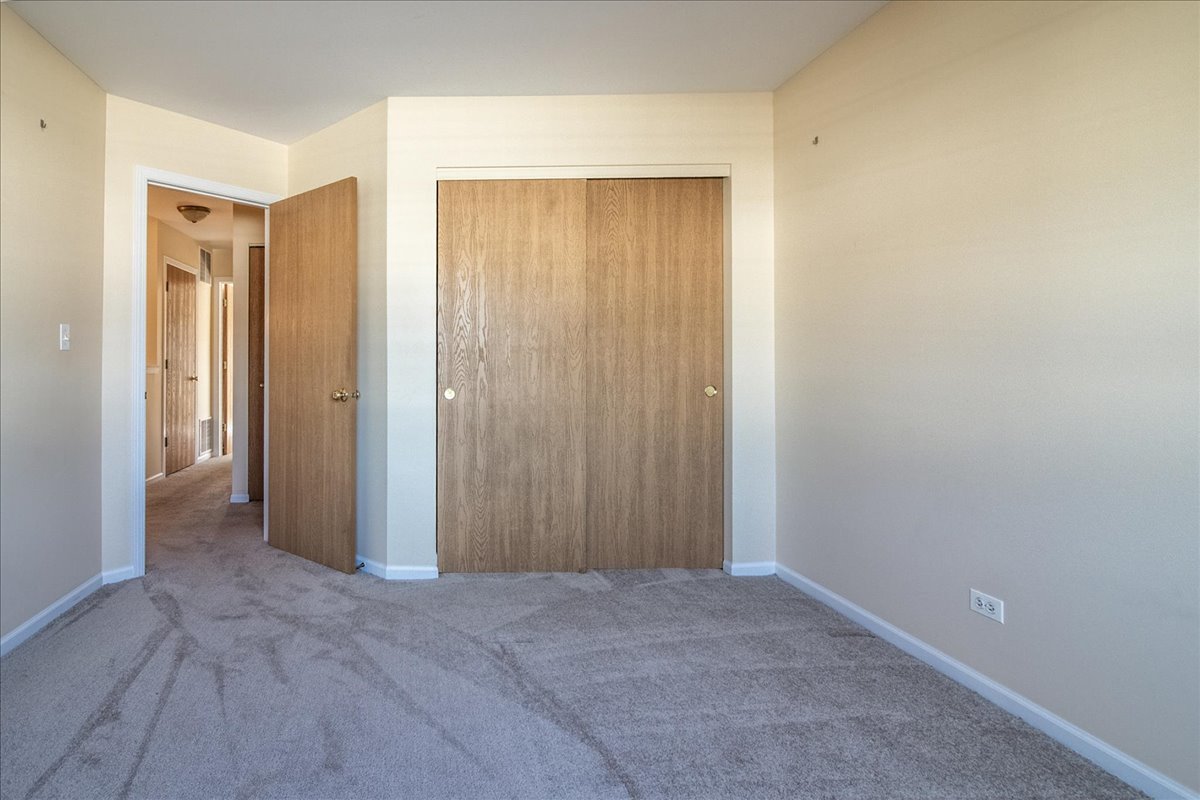 2306 Reflections Drive, Aurora, IL 60502