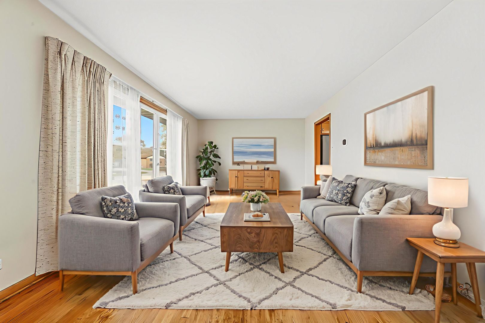 22 Charing Cross Road, Chicago Heights, IL 60411