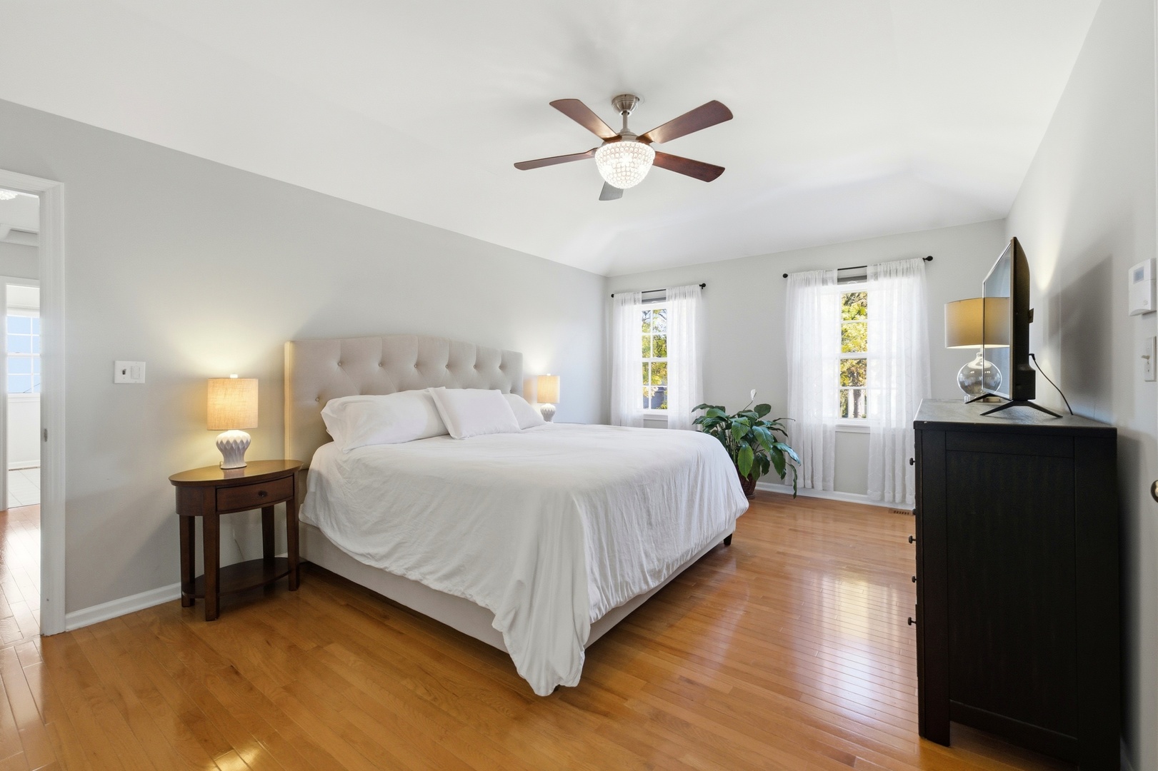 6812 Greene Road, Woodridge, IL 60517