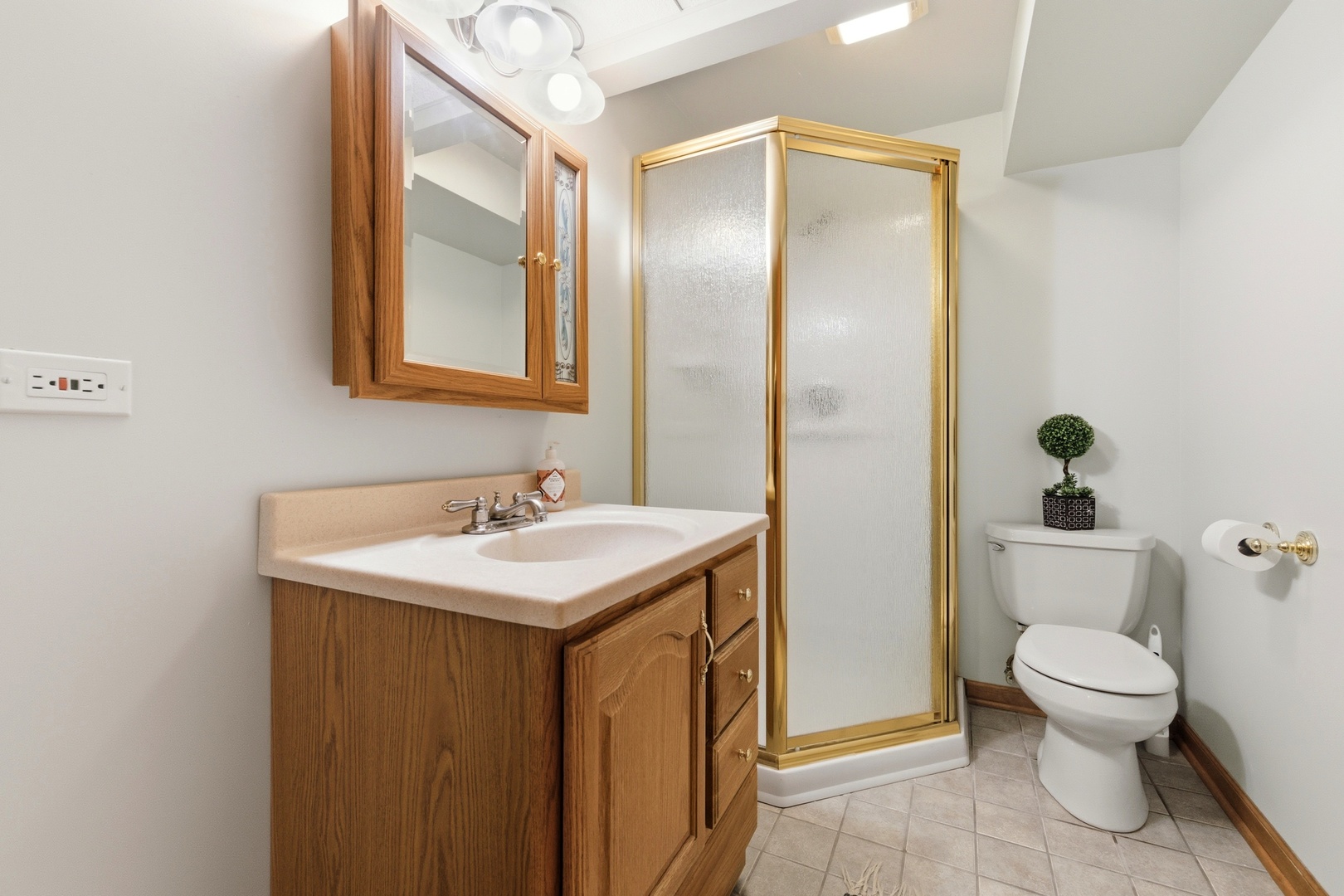 6812 Greene Road, Woodridge, IL 60517