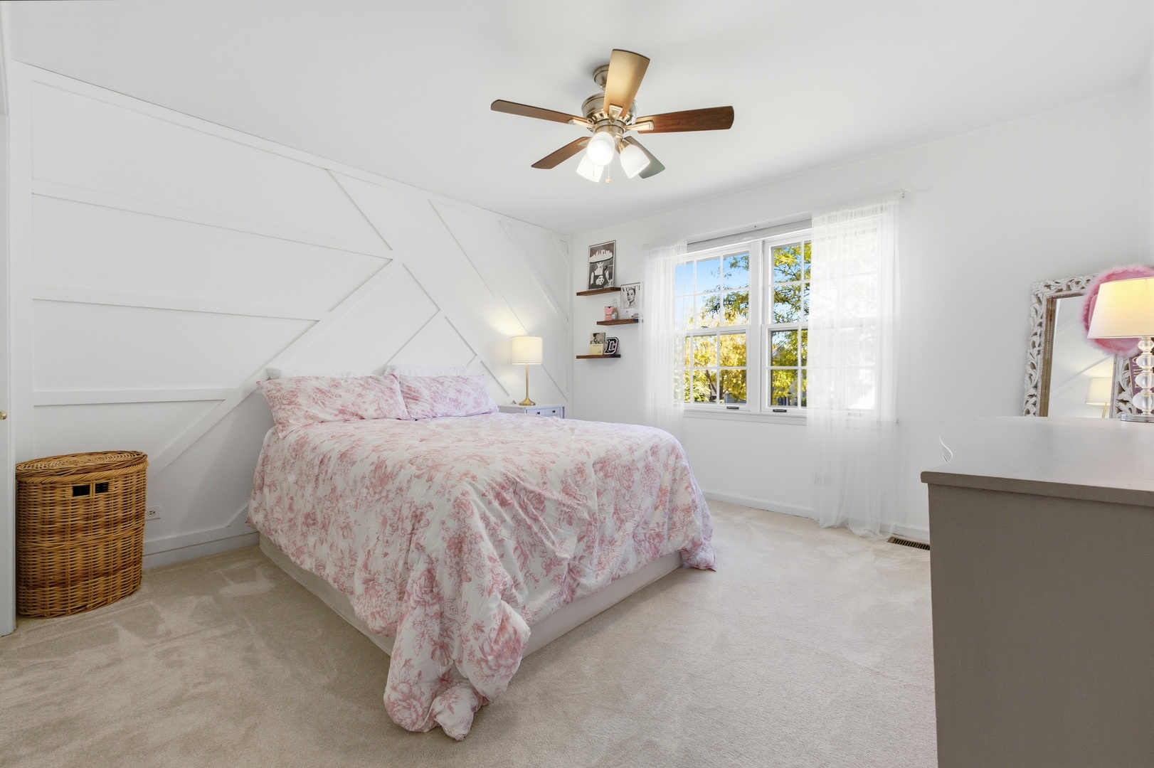 6812 Greene Road, Woodridge, IL 60517