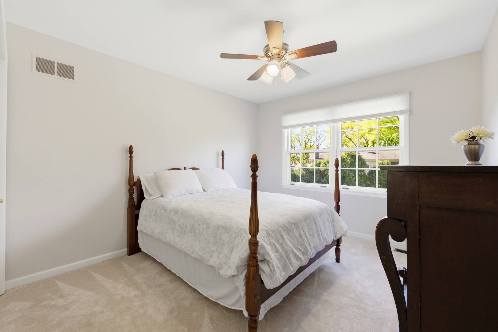 6812 Greene Road, Woodridge, IL 60517