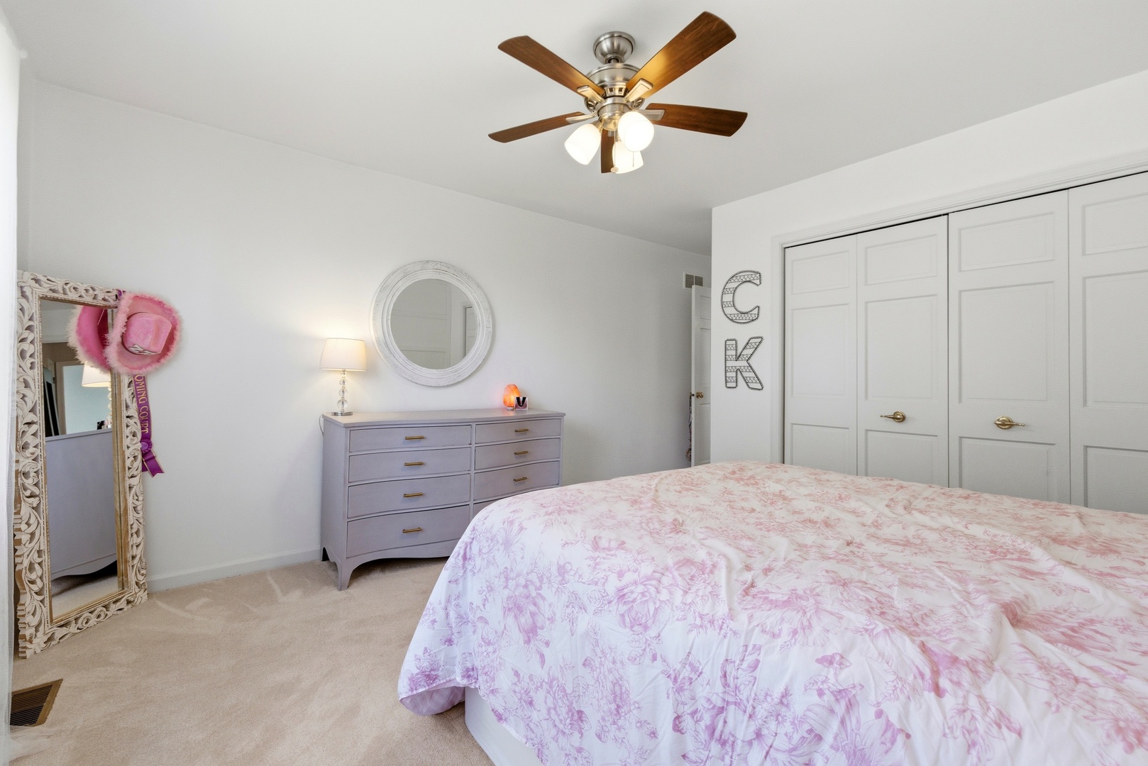 6812 Greene Road, Woodridge, IL 60517