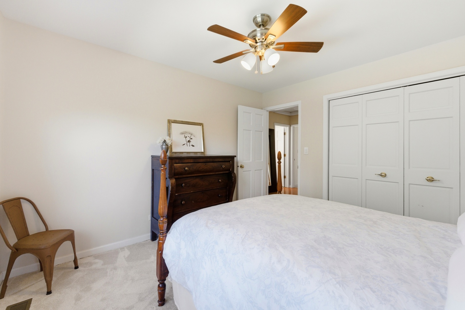 6812 Greene Road, Woodridge, IL 60517