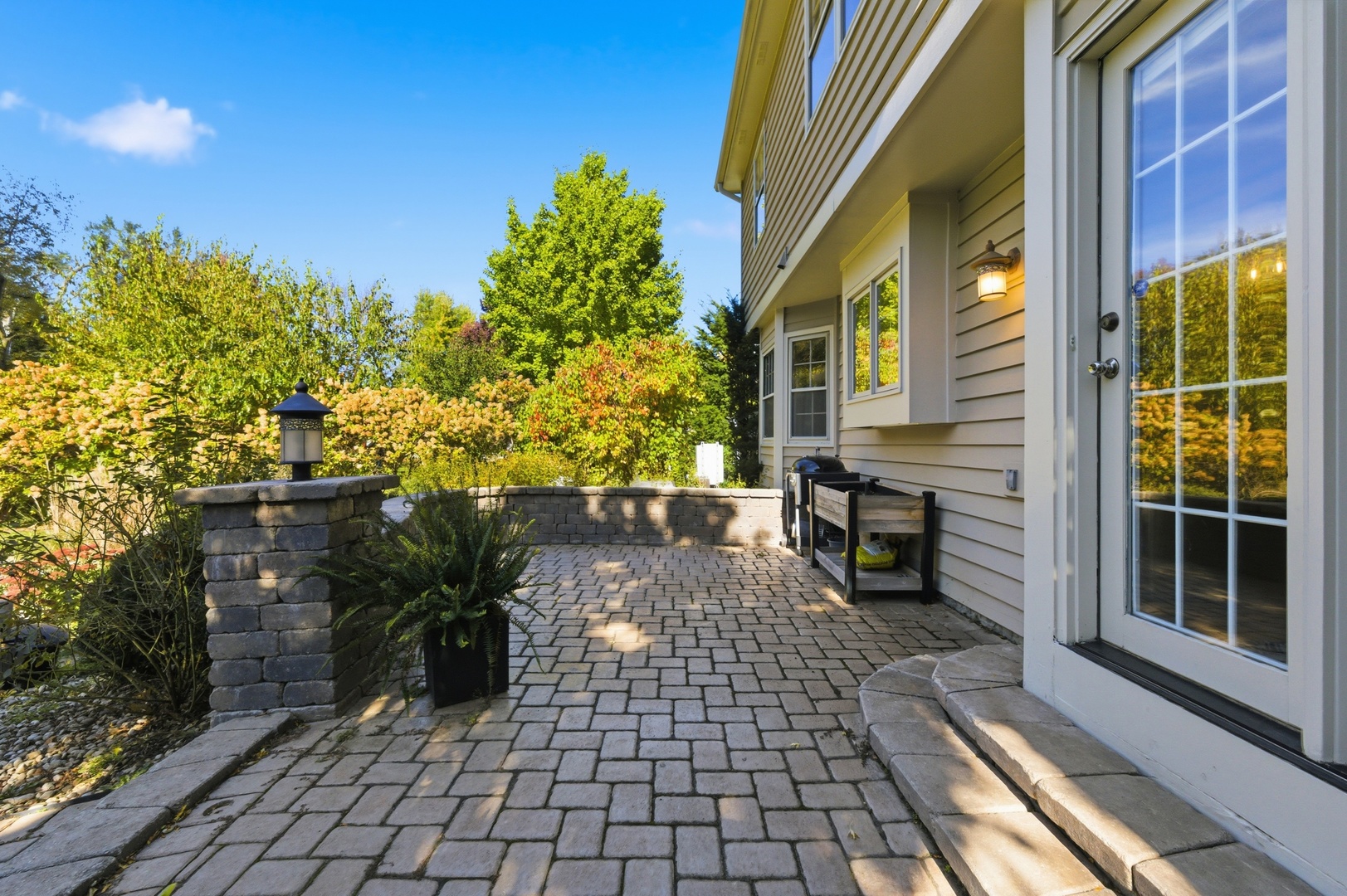 6812 Greene Road, Woodridge, IL 60517