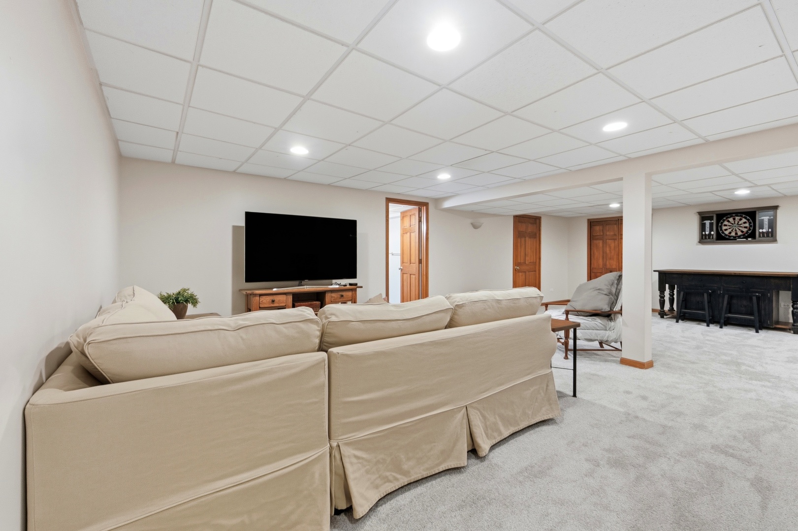 6812 Greene Road, Woodridge, IL 60517