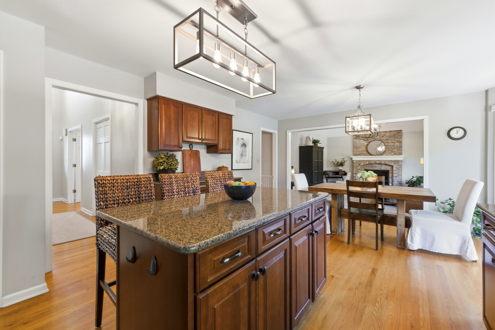 6812 Greene Road, Woodridge, IL 60517