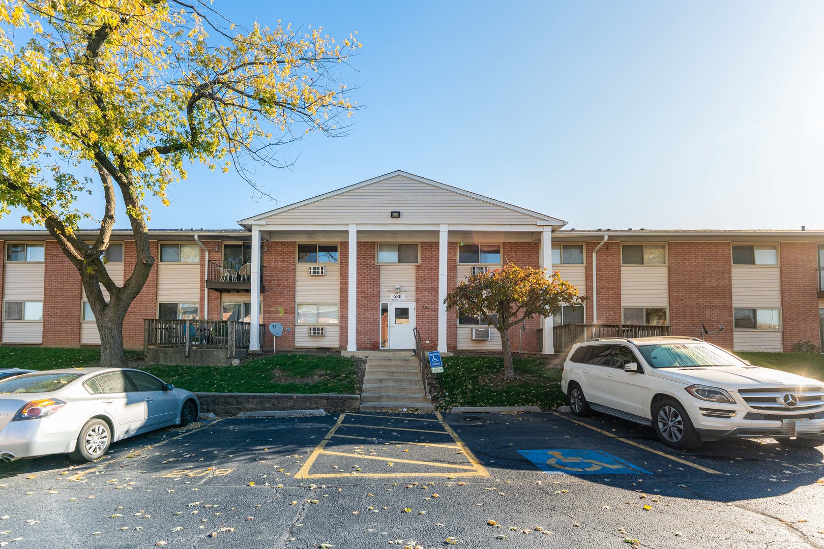 680 Marilyn Avenue #6-206, Glendale Heights, IL 60139