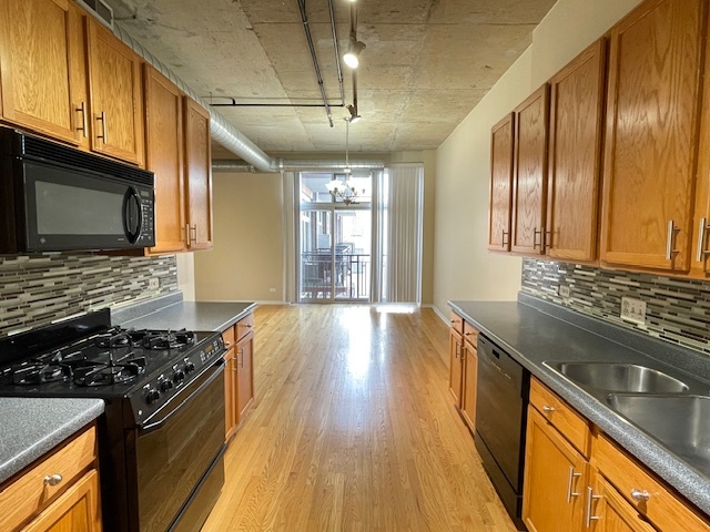 1000 W ADAMS Street #718, Chicago, IL 60607