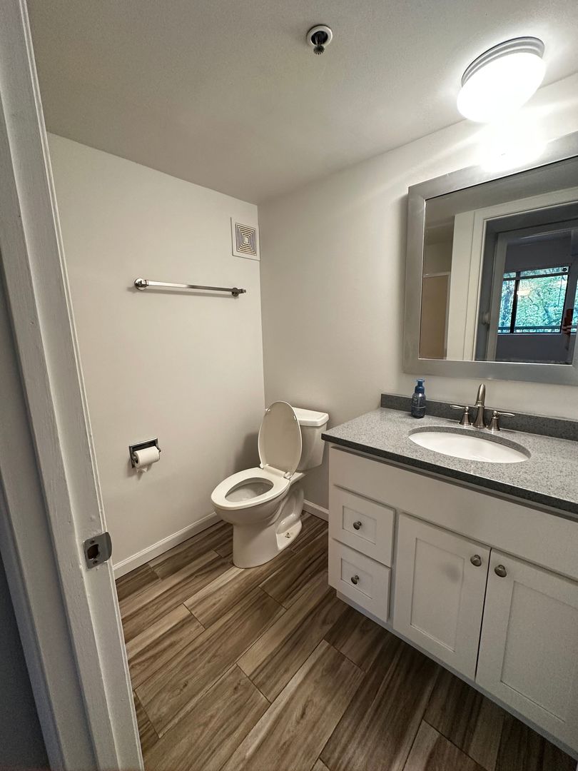 6020 Lake Bluff Drive #201, Tinley Park, IL 60477