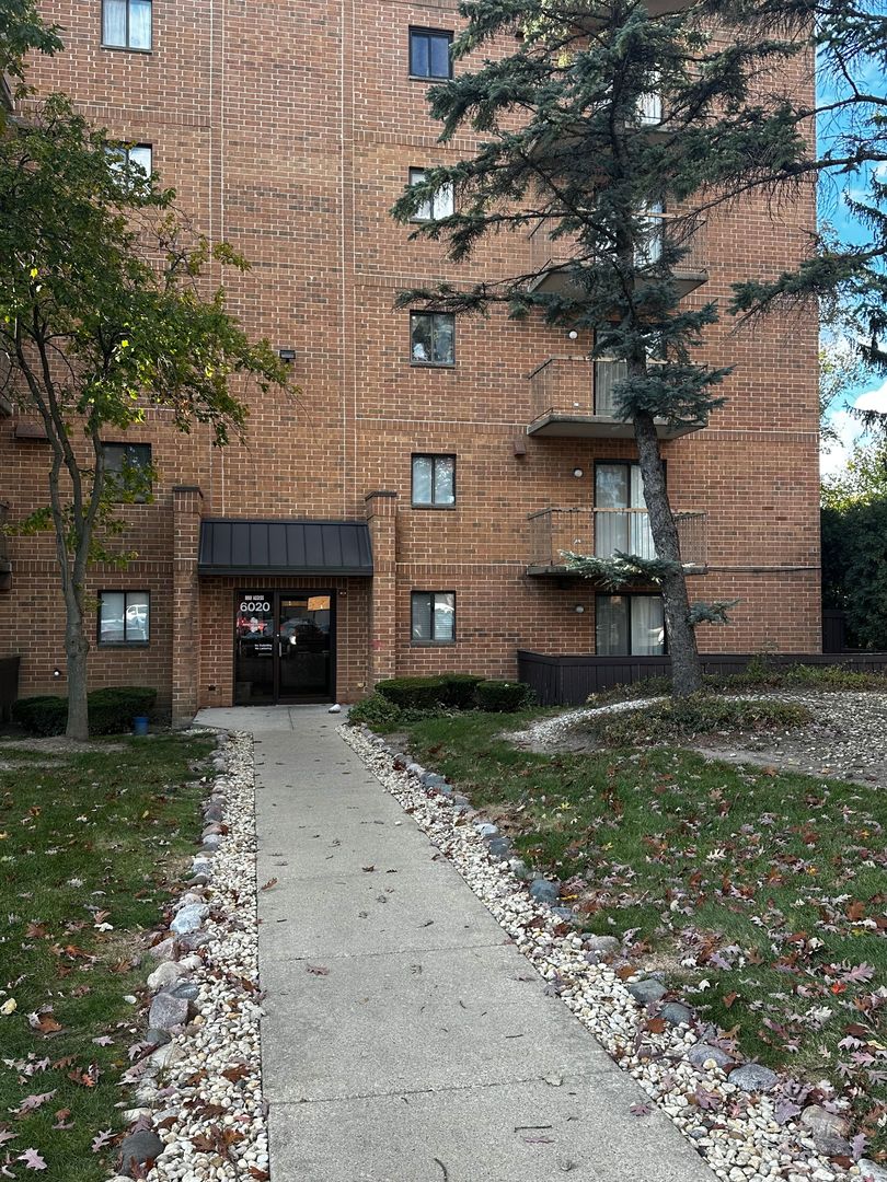 6020 Lake Bluff Drive #201, Tinley Park, IL 60477