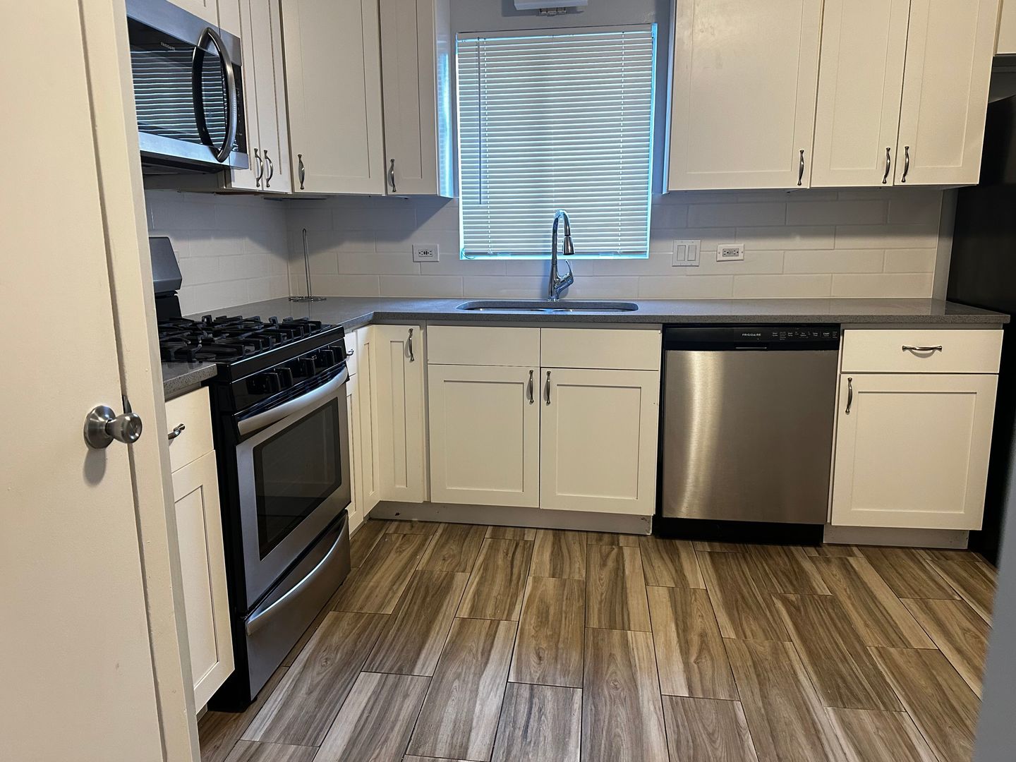 6020 Lake Bluff Drive #201, Tinley Park, IL 60477