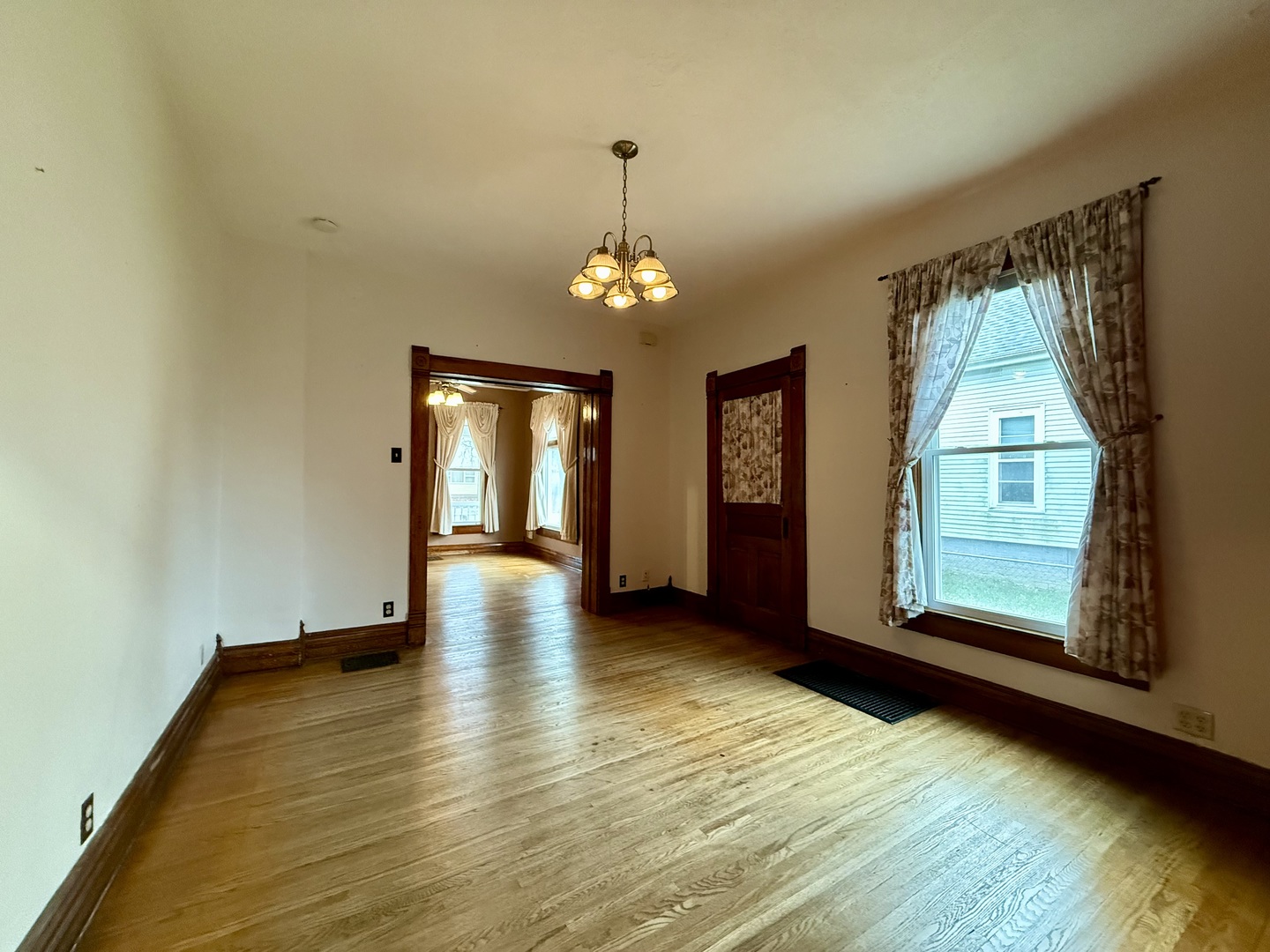 421 N Grant Street, Clinton, IL 61727