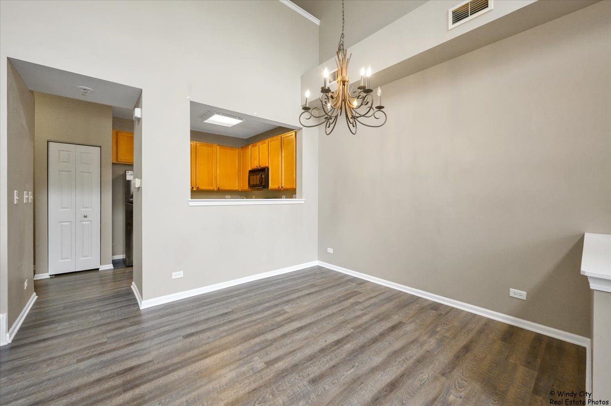 2571 HILLSBORO Boulevard, Aurora, IL 60503