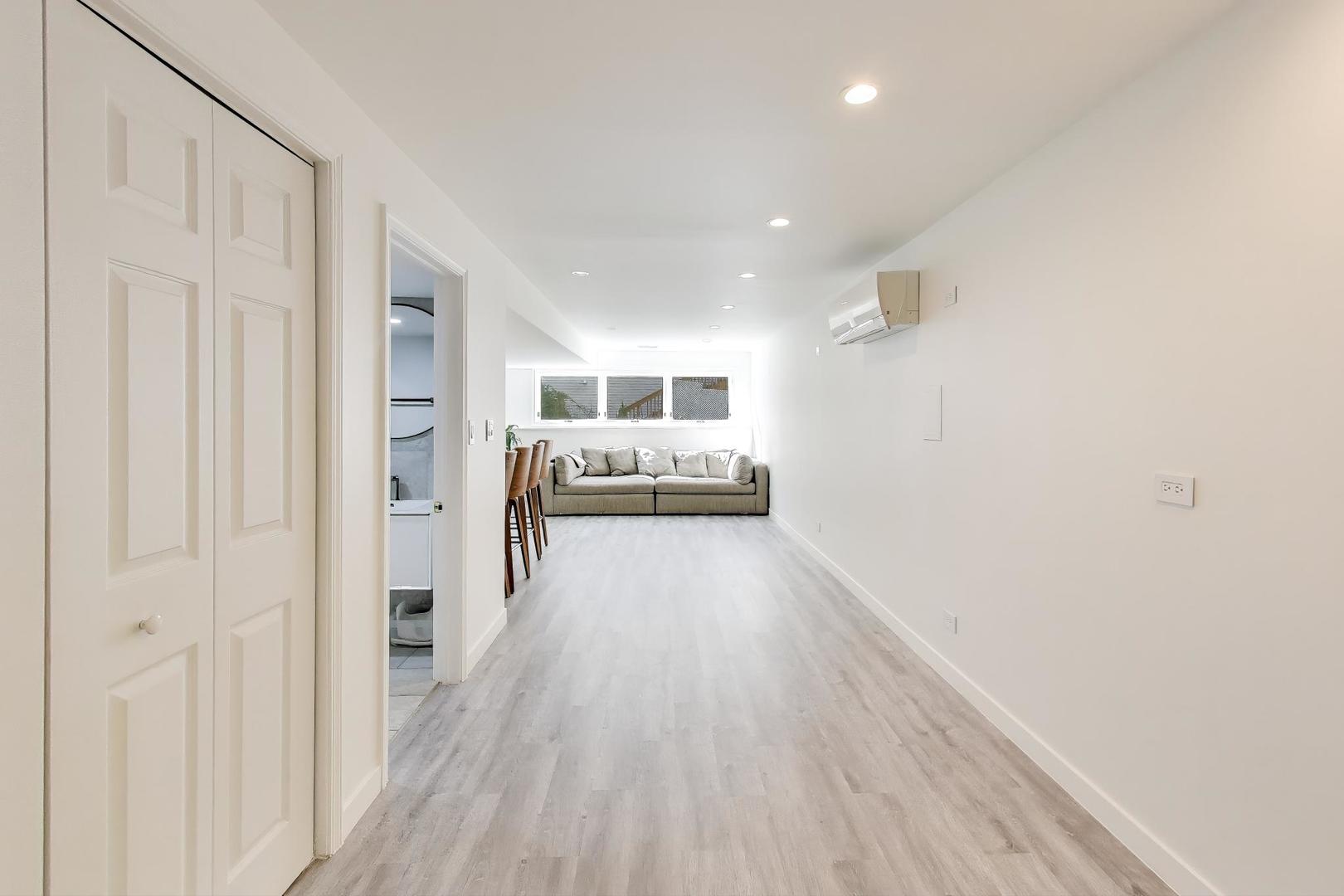 405 Windham Trail, Carpentersville, IL 60110