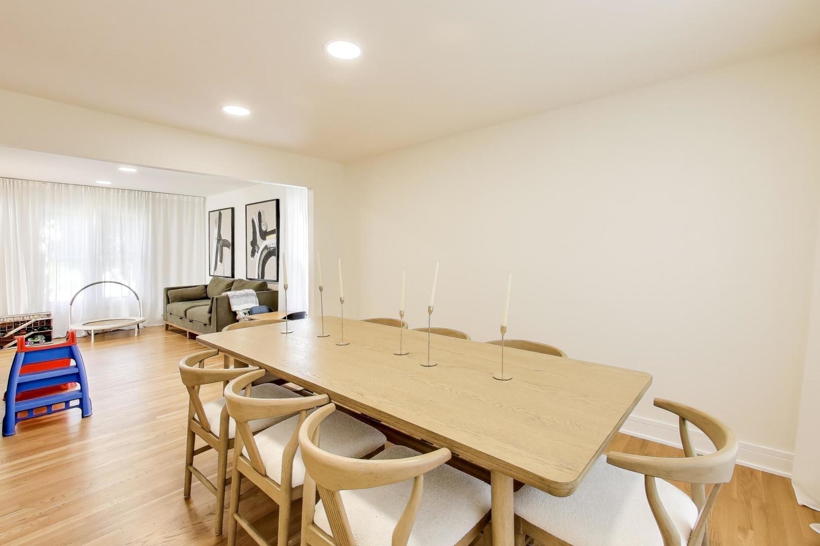 405 Windham Trail, Carpentersville, IL 60110