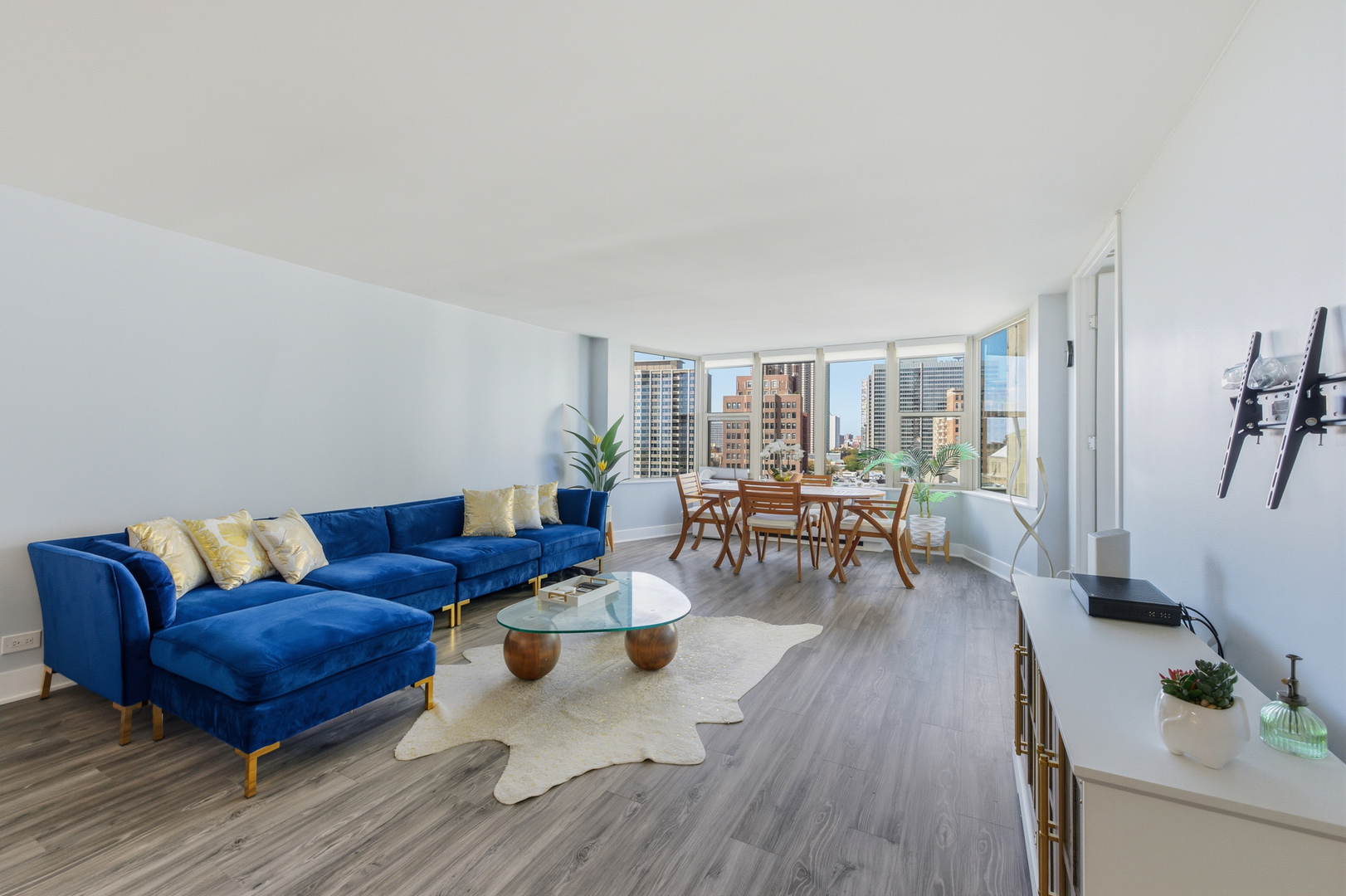 525 W HAWTHORNE Place #1104, Chicago, IL 60657