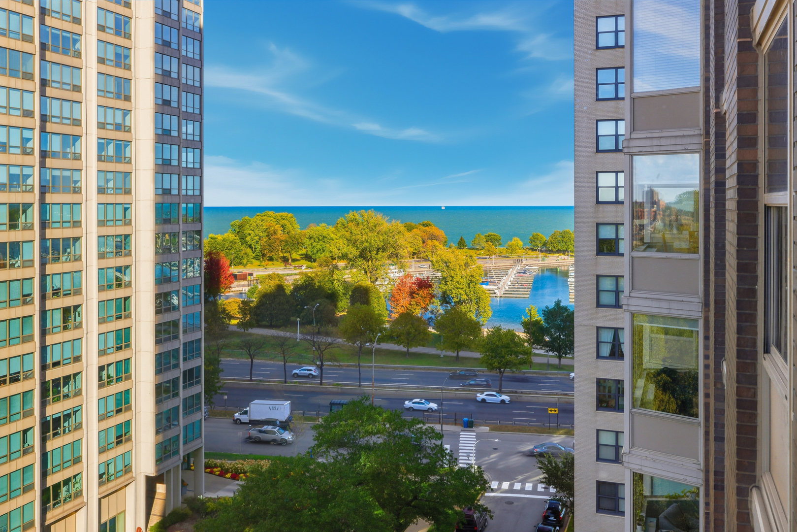 525 W HAWTHORNE Place #1104, Chicago, IL 60657