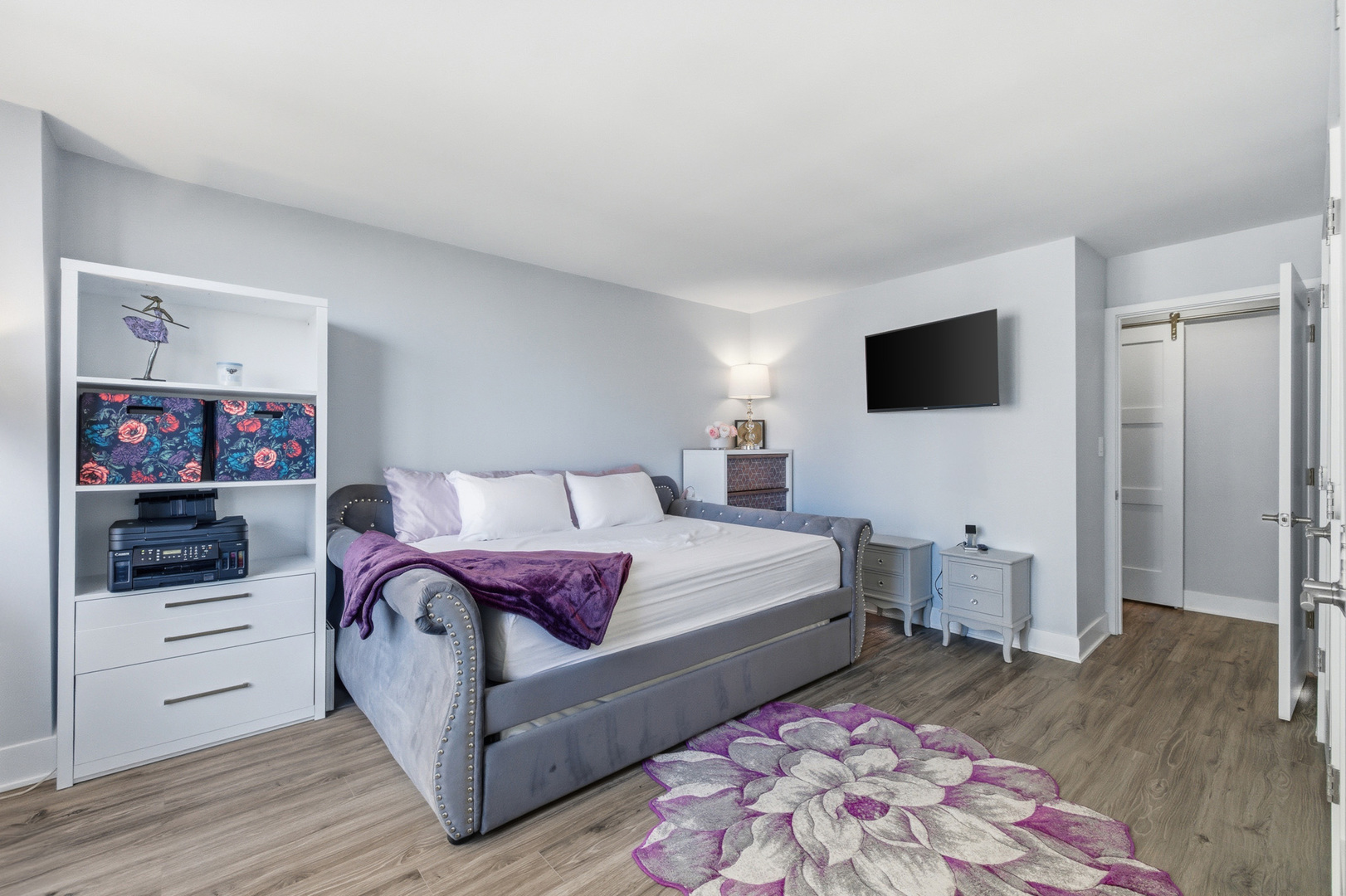 525 W HAWTHORNE Place #1104, Chicago, IL 60657