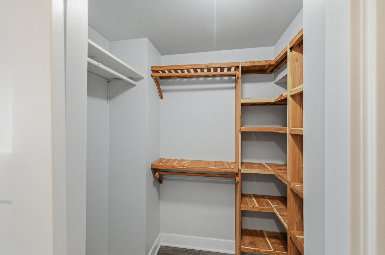 525 W HAWTHORNE Place #1104, Chicago, IL 60657