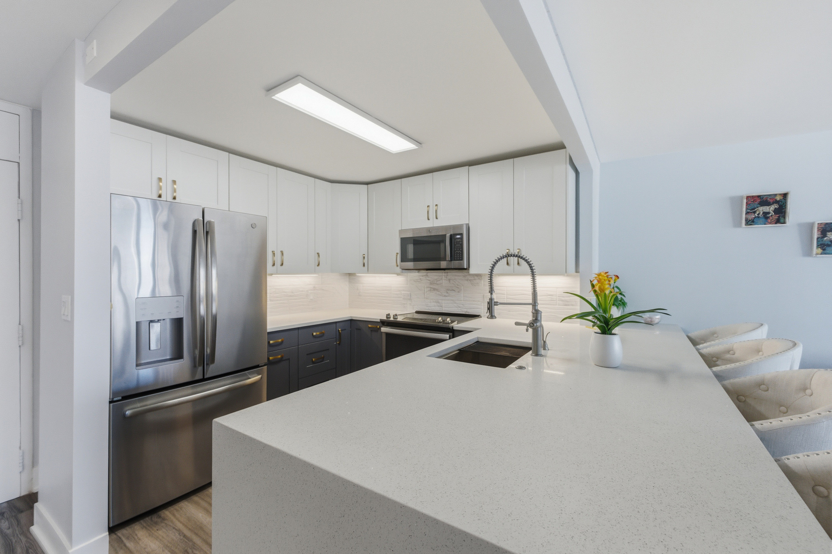 525 W HAWTHORNE Place #1104, Chicago, IL 60657