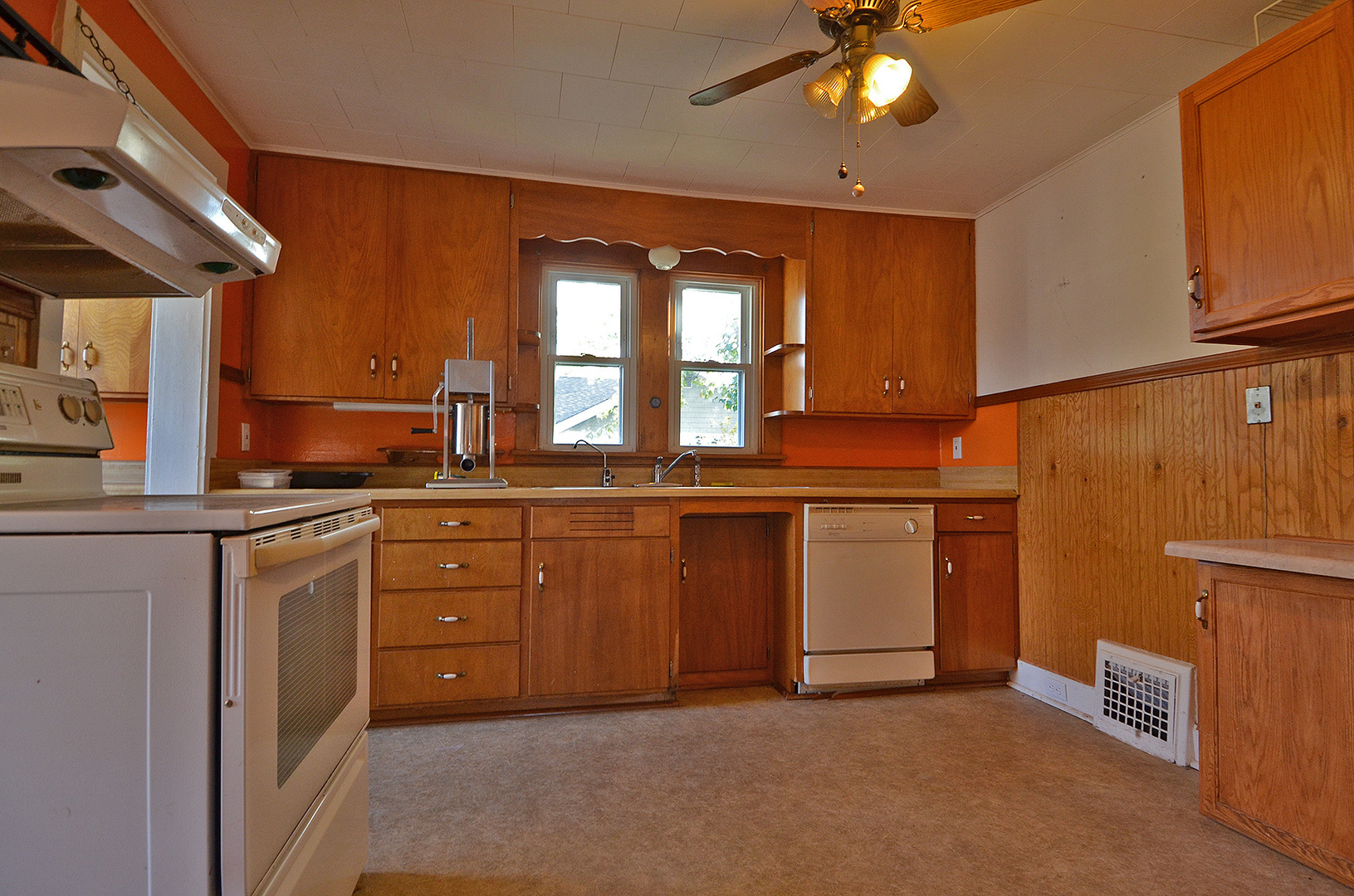 2550 N State Route 23 Highway, Ottawa, IL 61350