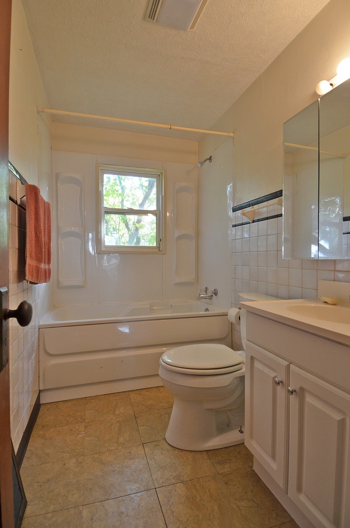 2550 N State Route 23 Highway, Ottawa, IL 61350