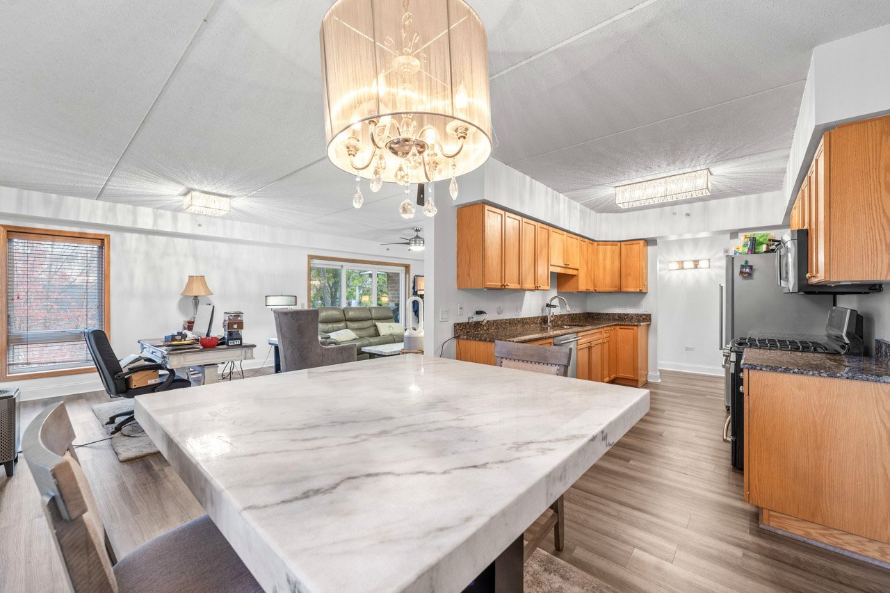 501 Alles Street #302a, Des Plaines, IL 60016