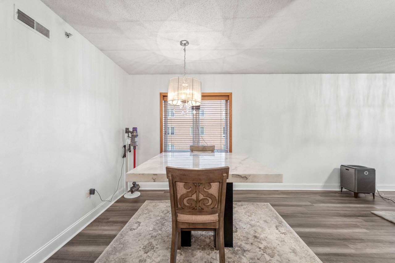 501 Alles Street #302a, Des Plaines, IL 60016