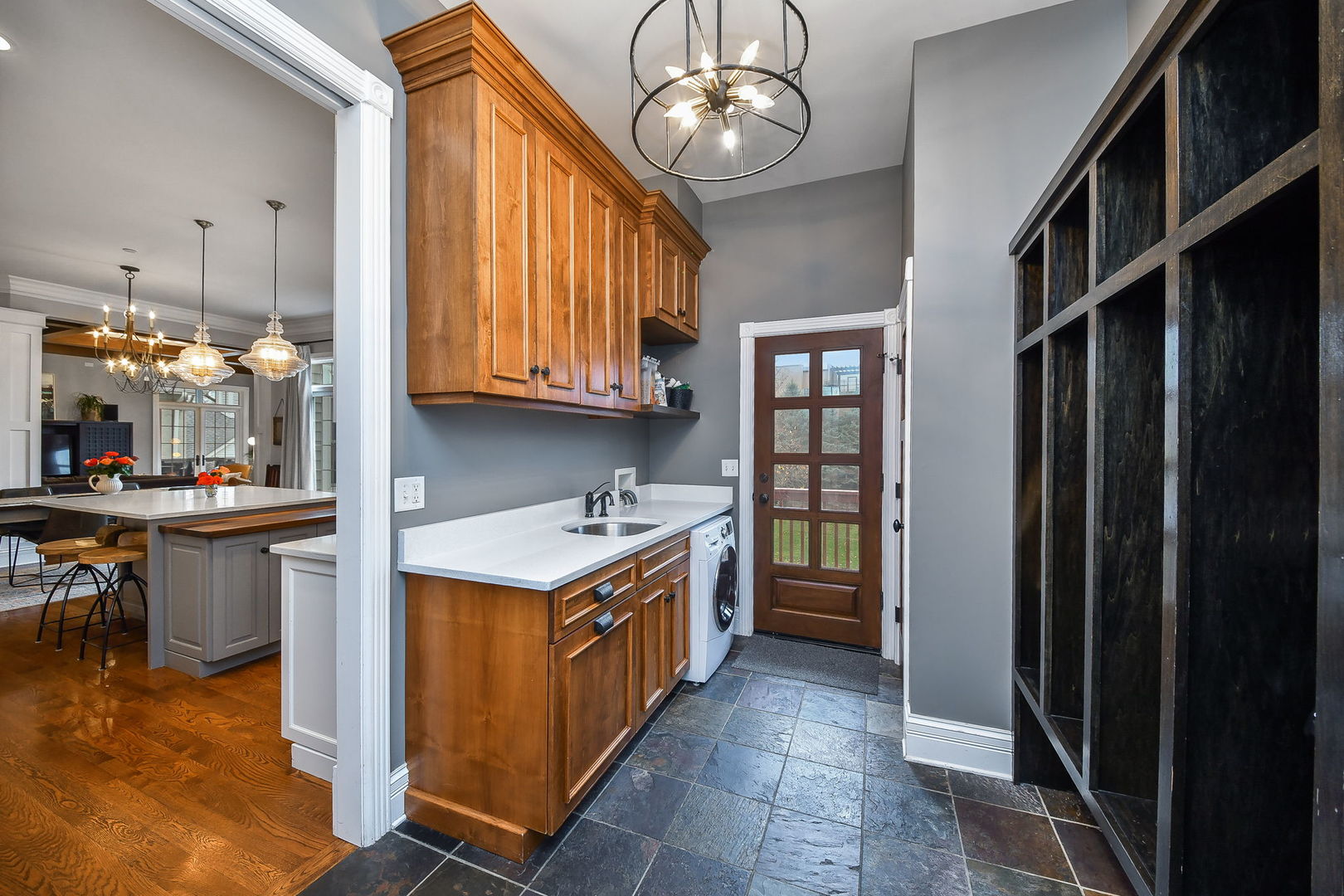 453 Anthony Street, Glen Ellyn, IL 60137