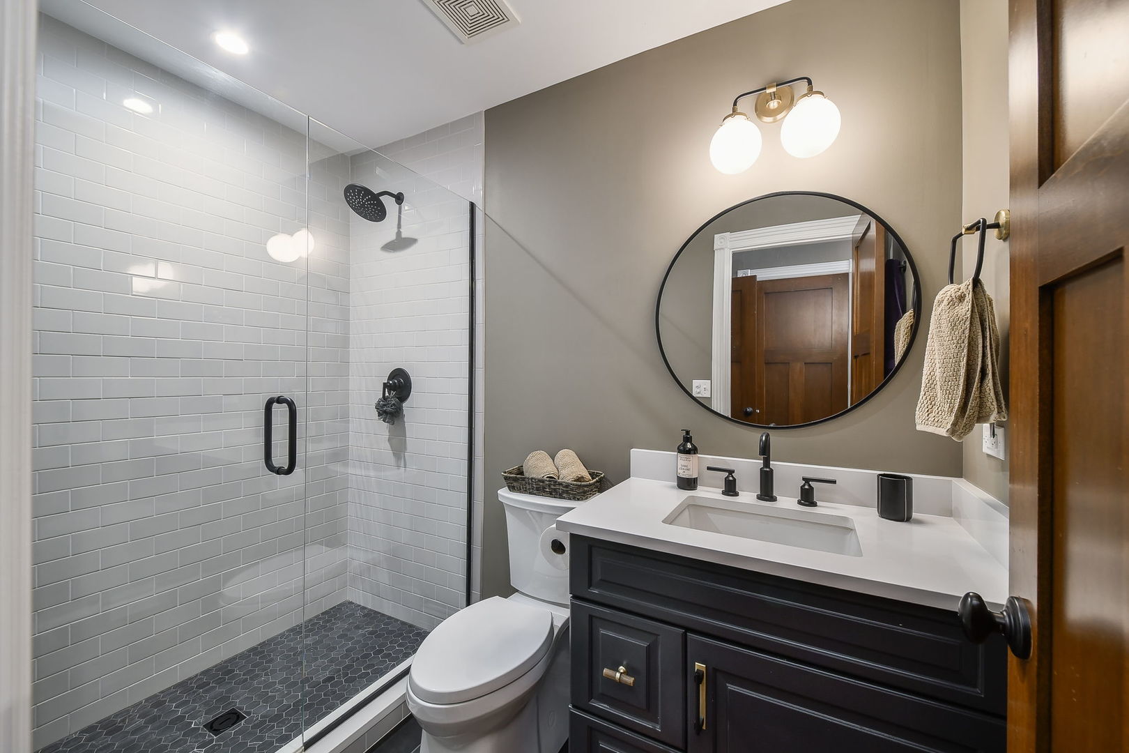 453 Anthony Street, Glen Ellyn, IL 60137