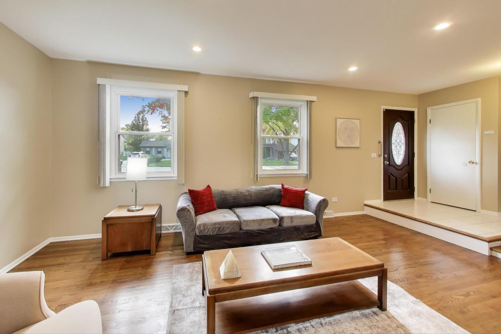 314 Anthony Road, Buffalo Grove, IL 60089