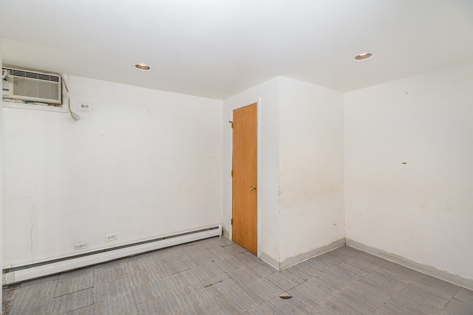 3541 N Rutherford Avenue, Chicago, IL 60634