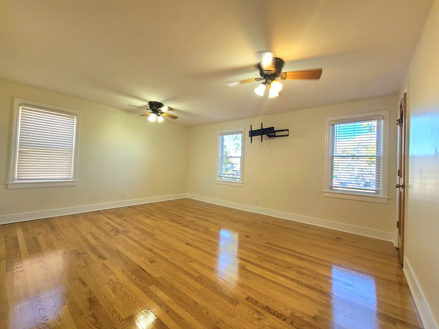 3801 W 63rd Place, Chicago, IL 60629